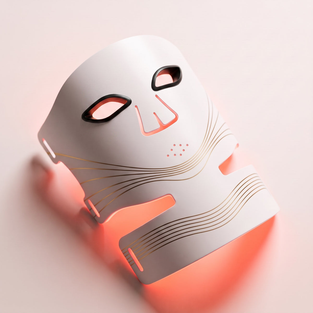 LUMÈRE Face + Neck in white, lit